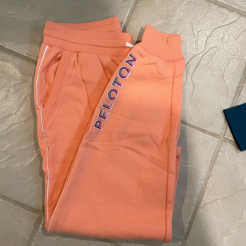 Peloton joggers size small NWOT
